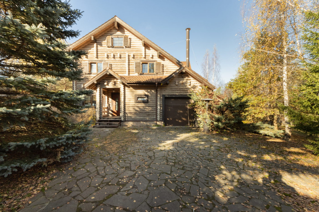 3-этажный дом 277 м² на участке 12,6 соток в Новой Москве